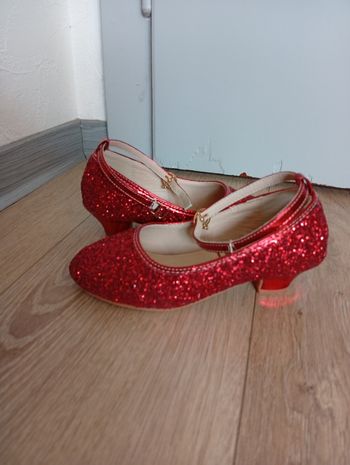 Chaussures rouges à paillettes P31