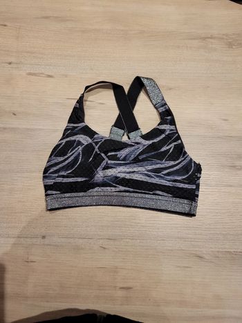 Brassière neuve sans étiquette