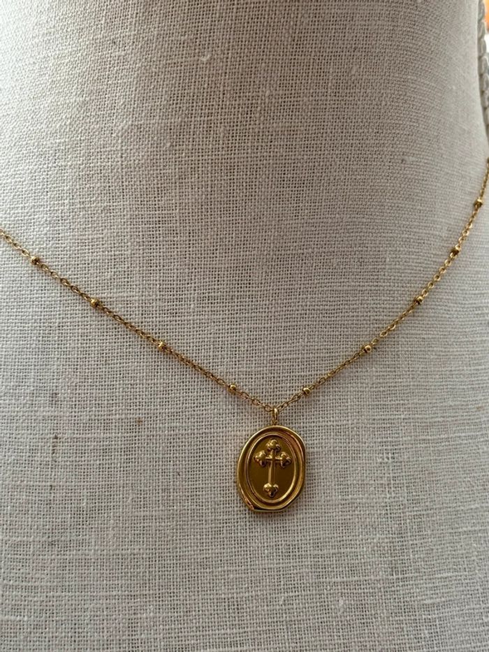 Collier chaîne boules réglable médaille croix en relief marque mira mira - photo numéro 5