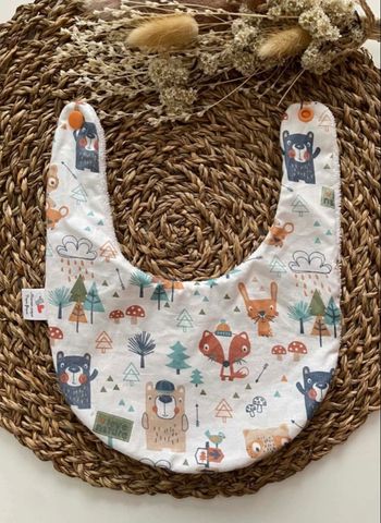 Bavoir coton fait main aux motifs woodland