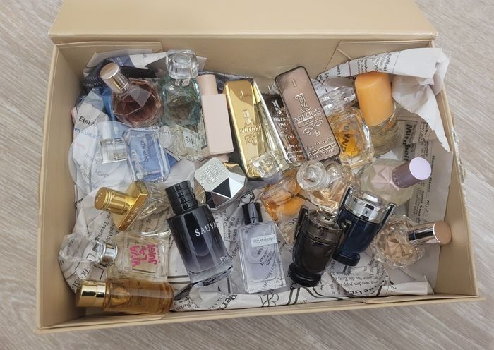 Mini parfums  22 miniatures - photo numéro 2