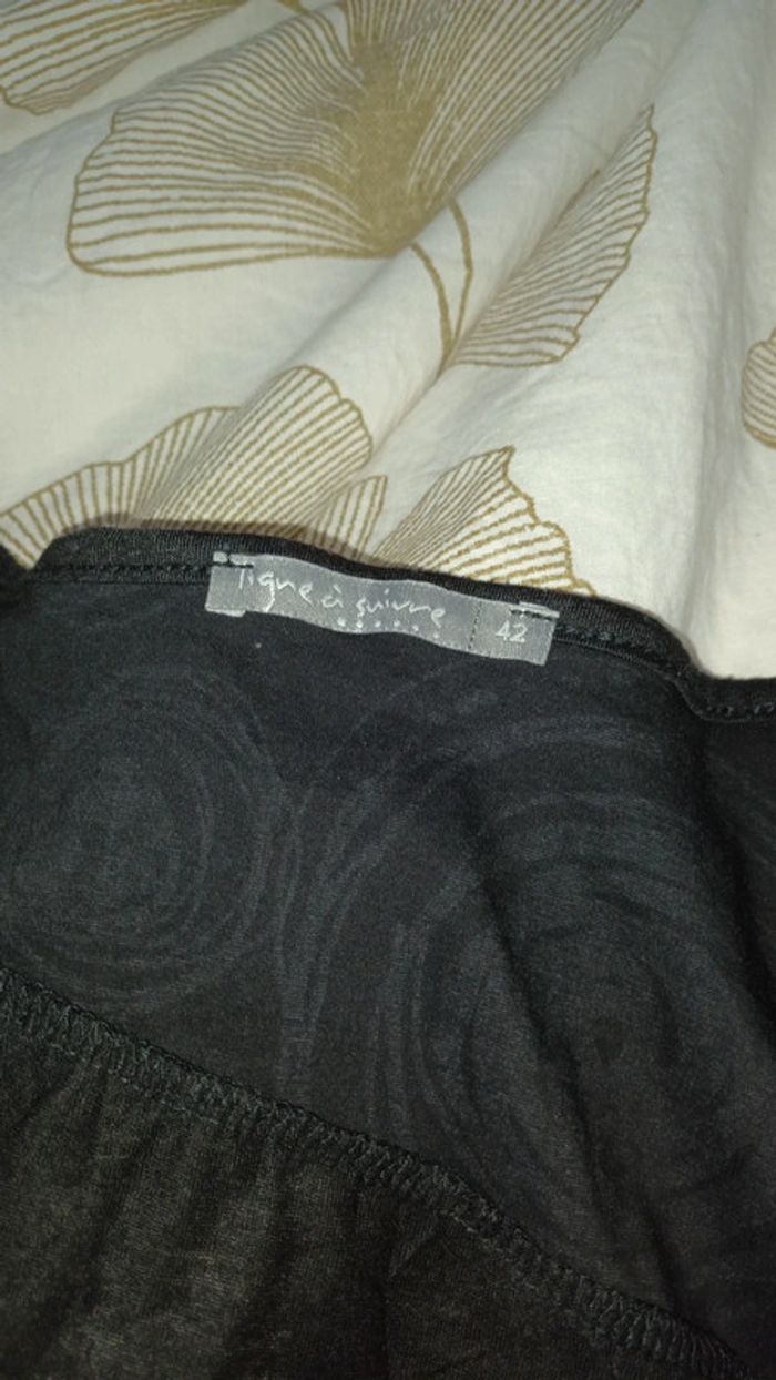 robe noire ligne à suivre - photo numéro 5