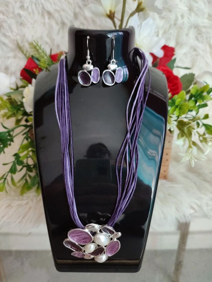 Collier ras de cou et ses boucles d'oreilles - photo numéro 2