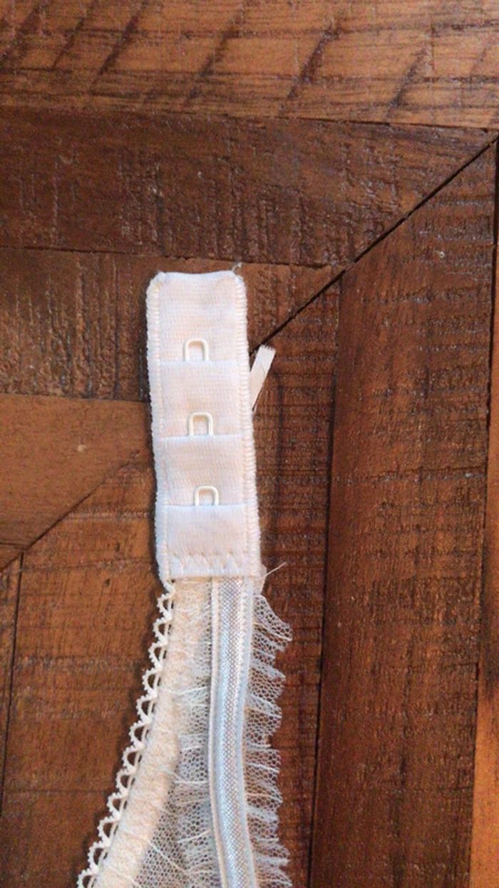 Porte jarretelle ivoire neuf Valege - photo numéro 3