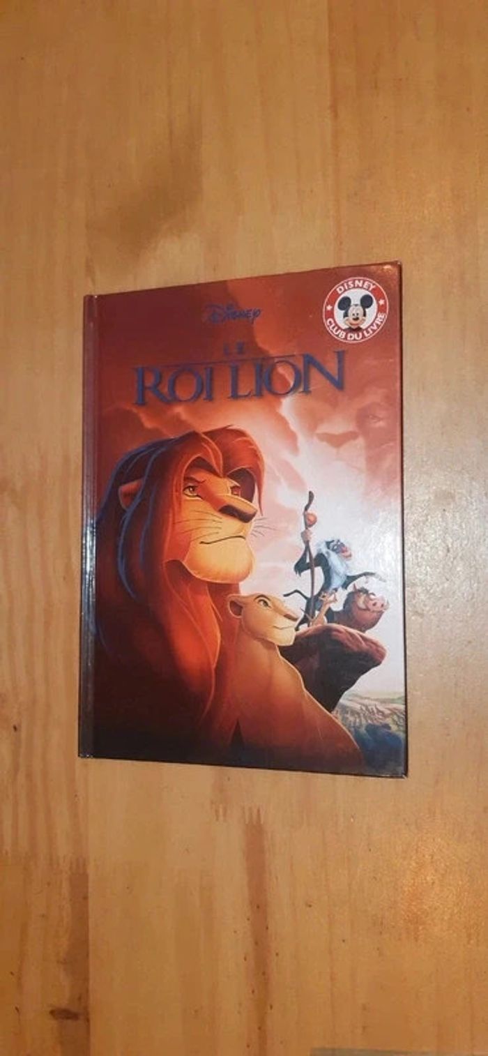 Livre Le roi lion