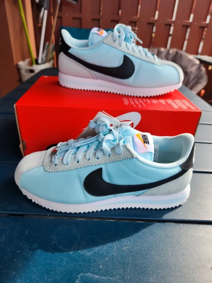 Nike cortez bleu turquoise Taille 36,5 neuves - photo numéro 2