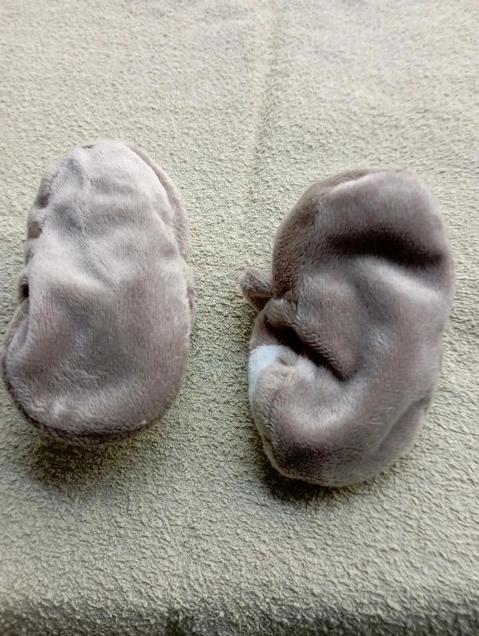 Petits chaussons ourson tout doux - photo numéro 2