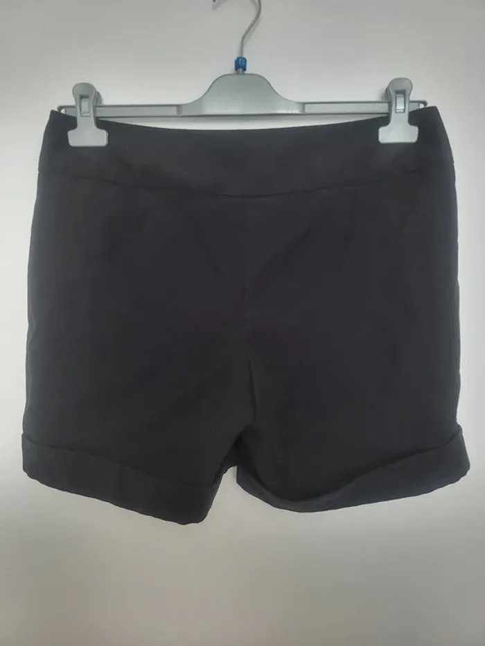 Short droit noir Taille 42 - photo numéro 2