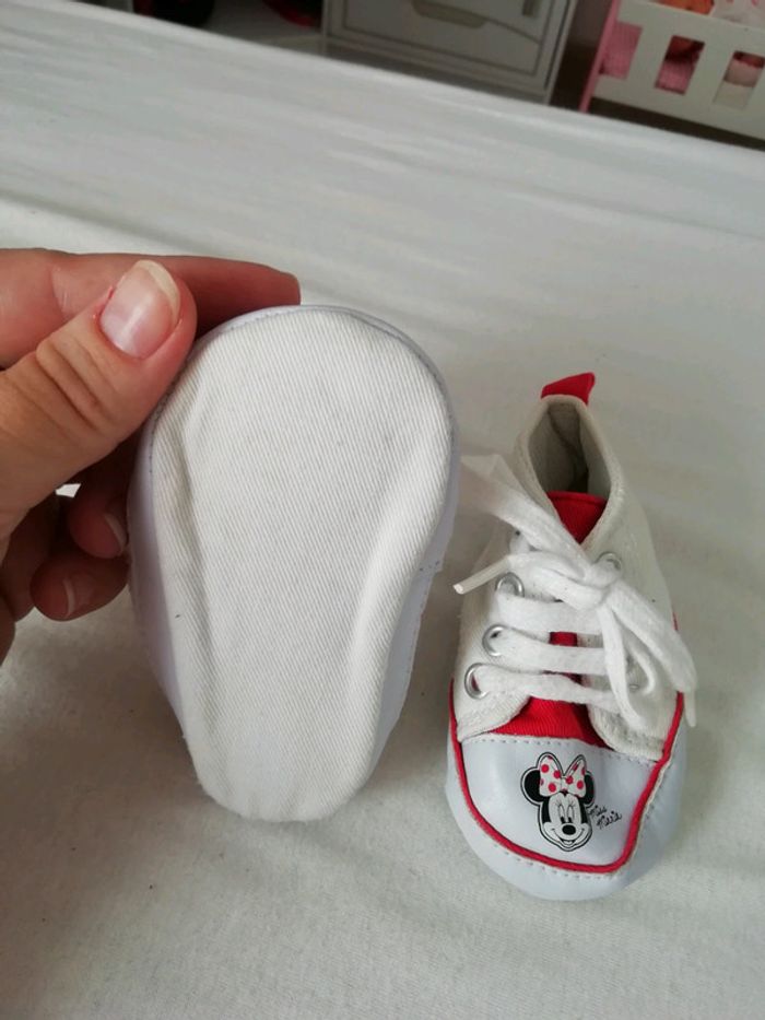 Baskets Minnie blanches. - photo numéro 2