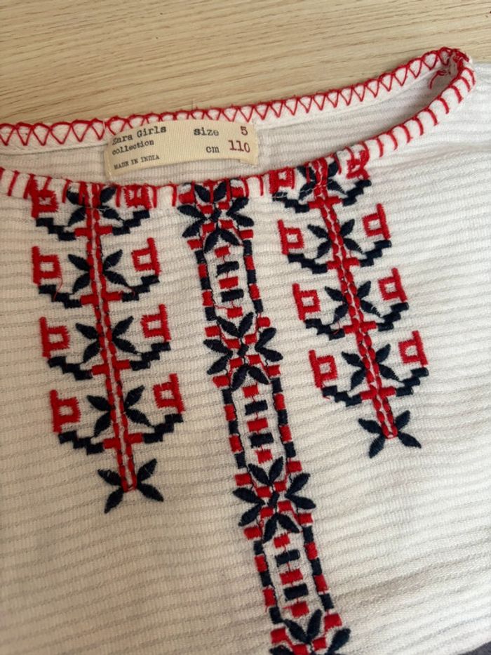 Blouse tunique brodée blanche Zara taille 5 ans - photo numéro 2
