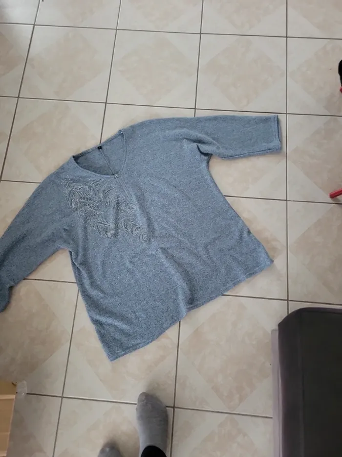 Pull taille 6 - photo numéro 2