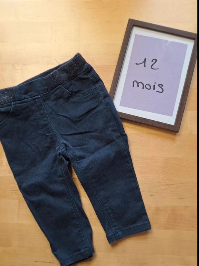 Pantalon pour fille taille 12mois marque Gémo très bon état