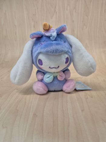 Petite peluche Sanrio Cinnamoroll licorne bleu/violet