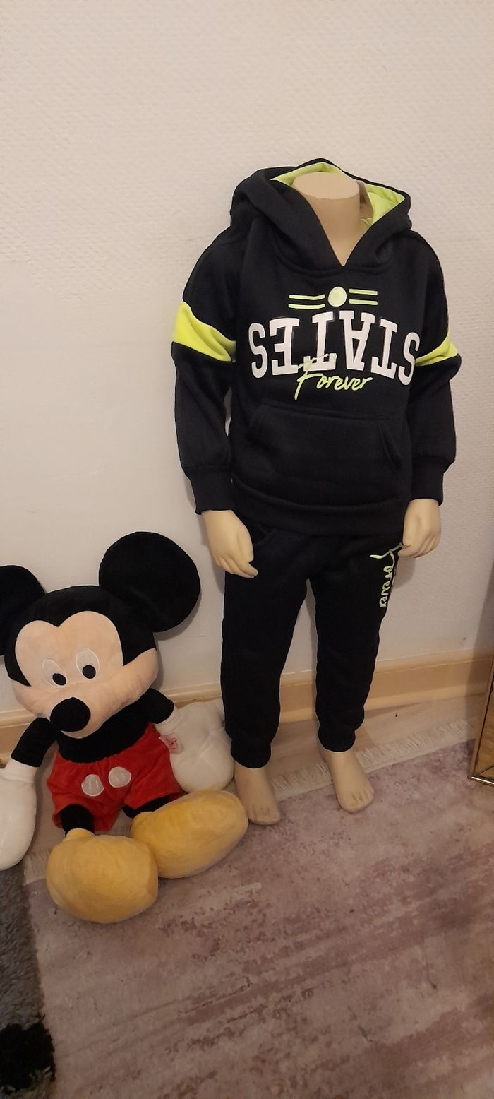 Ensemble sport garçon 4ans - photo numéro 3