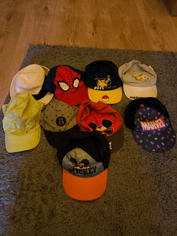Lot de casquettesdi