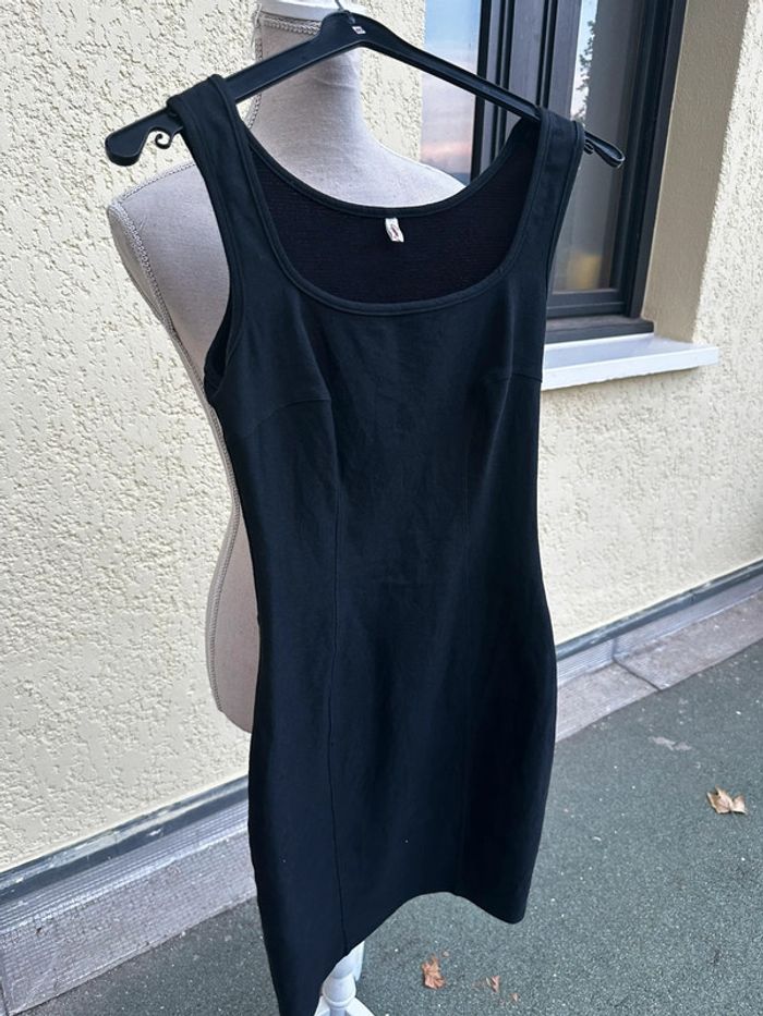 🖤 Robe noire sport chic – Capucine Puerari – Taille S - photo numéro 3