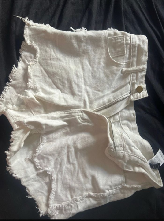 Short blanc