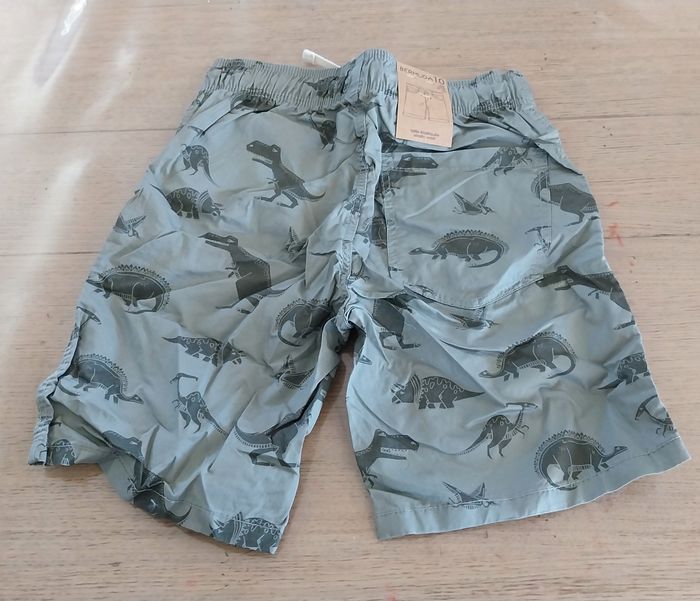 Lot de 3 bermudas garçon 10ans neufs - photo numéro 7