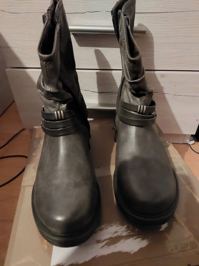 Jolies bottes grises Tamaris 40 lire annonce - photo numéro 2