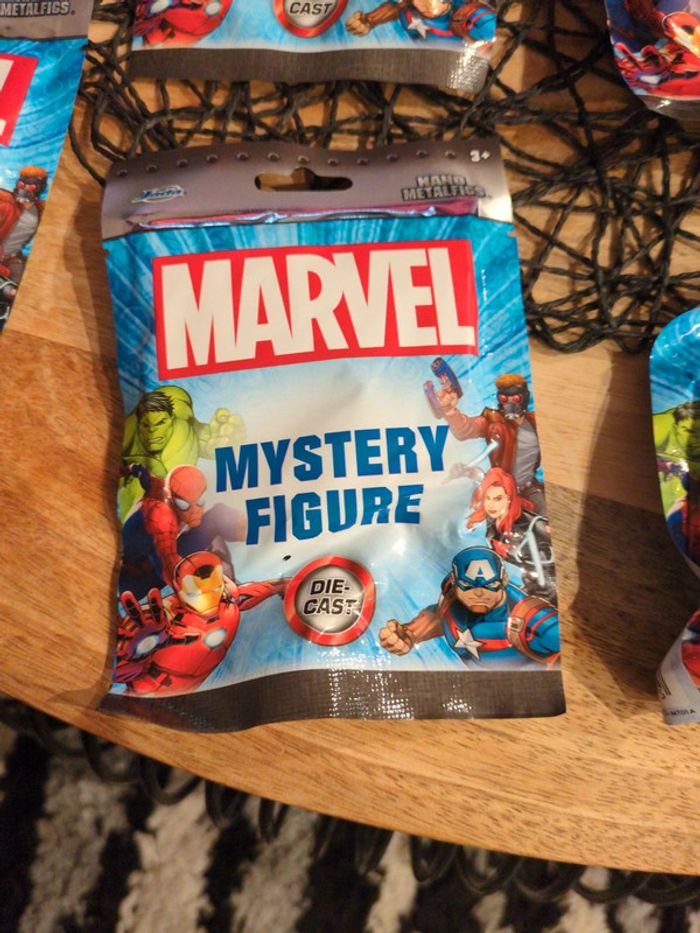Lot de 5 figurines metal suprise marvel - photo numéro 2