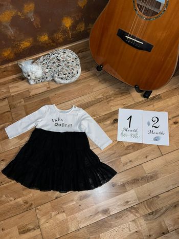 Belle robe blanche et noire très bon état ikks 12mois/74cm