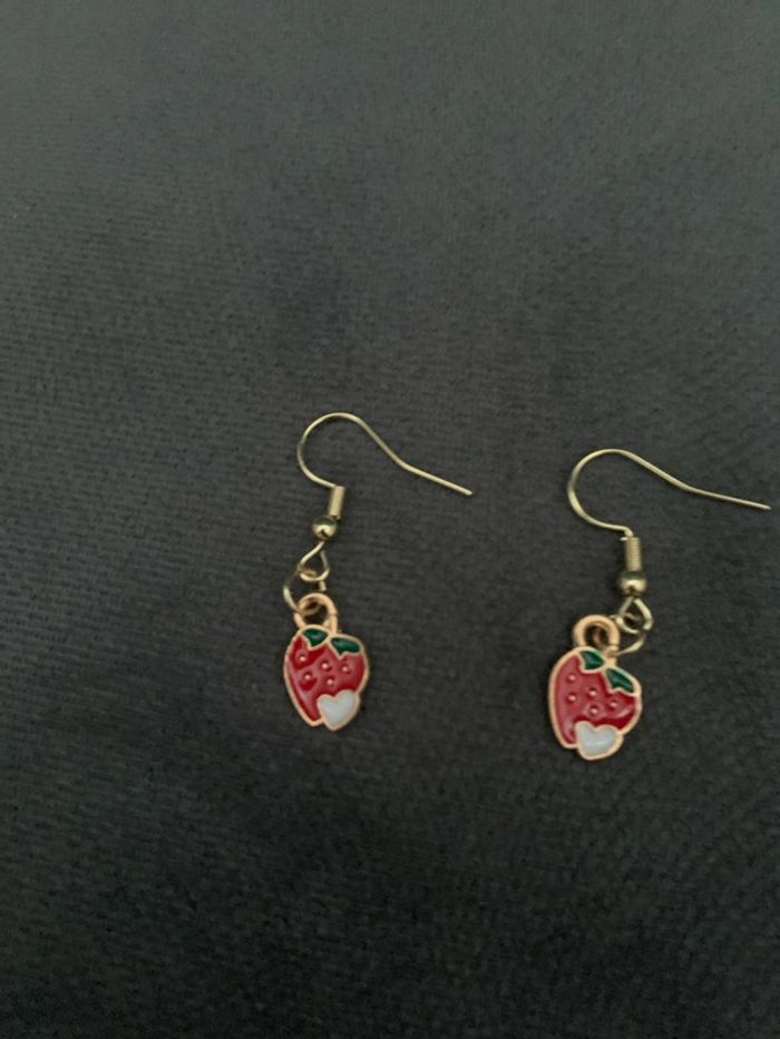 boucles d'oreilles fraise - photo numéro 2