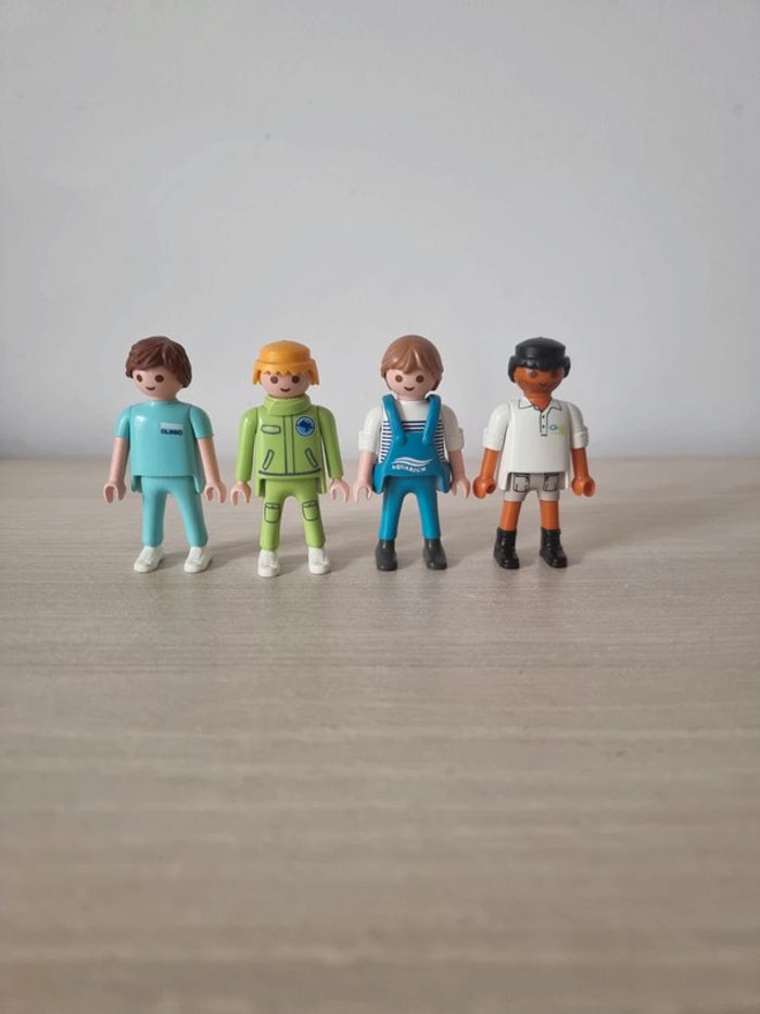 Lot de 4 figurines Playmobil