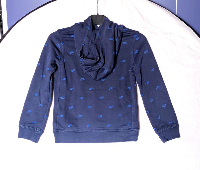 Sweat Nike Bleu Foncé Capuche Petits Logos Marque Vêtement Tendance Mode Enfants - photo numéro 4