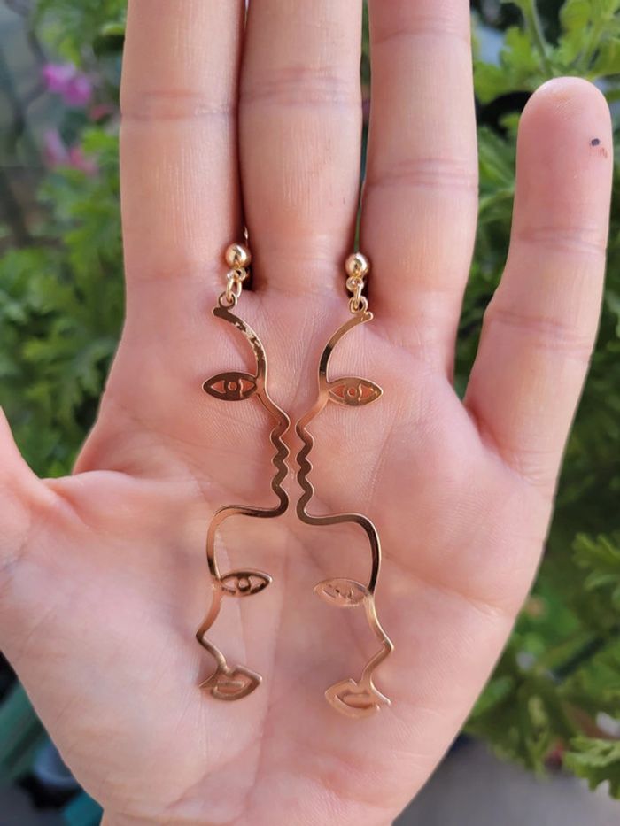 Clips visage abstrait profil de femme.