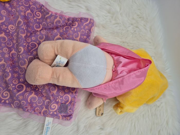 Peluche Doudou Pincesse Bébé Raiponce Disney Babies couverture rose violet - photo numéro 7