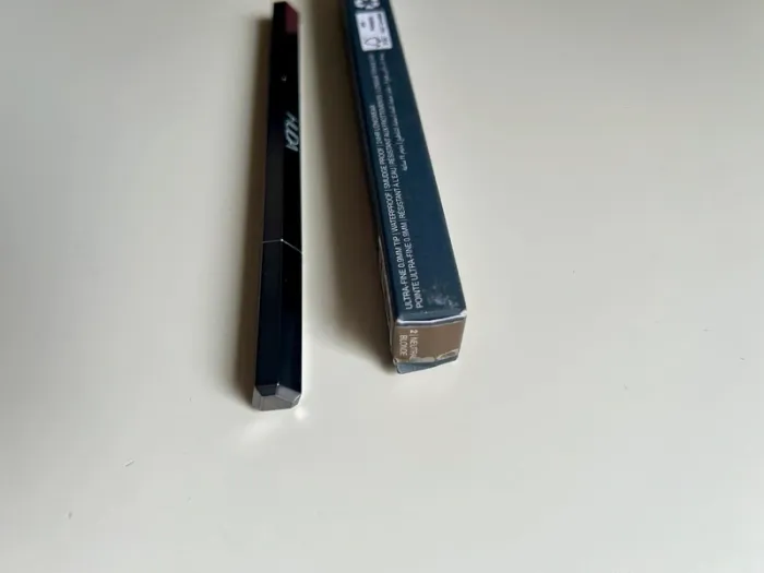 Huda Beauty Bombrows nº2 neutral blonde - photo numéro 2