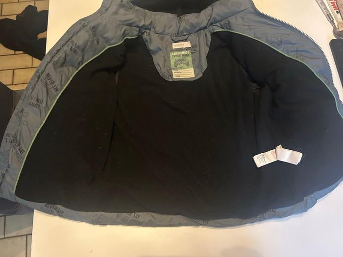 Manteau Hiver chaud TRÈS BON ÉTAT garçon taille 6 ans couleur gris - photo numéro 5