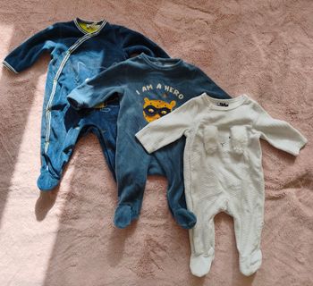 Lot de 3 pyjamas - taille 3 mois