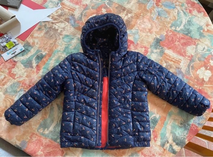 Blouson doudoune bleue marine à fleurs - photo numéro 3