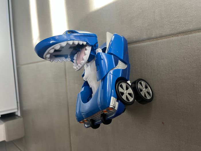 Voiture transformer pour petit - photo numéro 2