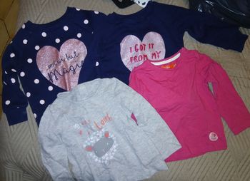 Vente de vêtements  petites filles  9 a 12 mois