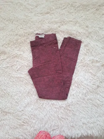 Jegging Camaïeu T38 - Motifs Discrets Style Goth/Rock - Bordeaux