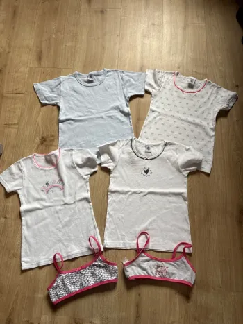 Lot maillots de corps et brassières fille 6 ans