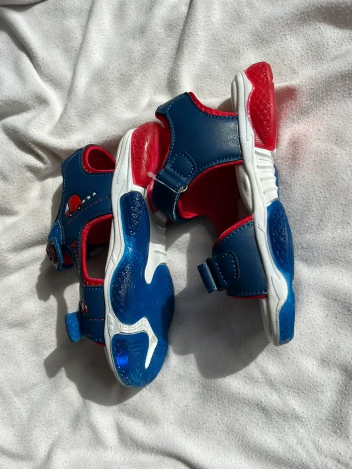Sandalette lumineuse - photo numéro 6