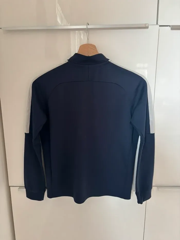 Veste zippee Nike taille 10-12 ans - photo numéro 2