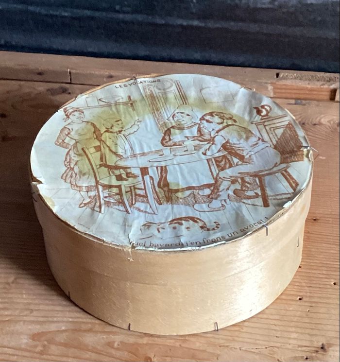 6 Assiettes a dessert ou fromage