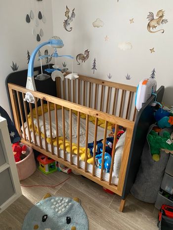 Lit bébé scandinave bleu marine 60x120