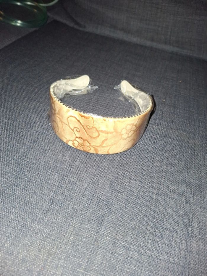 Serre tête
