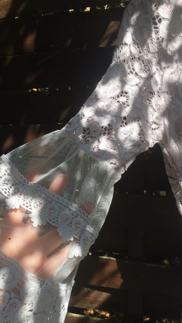 Robe en dentelle - photo numéro 3
