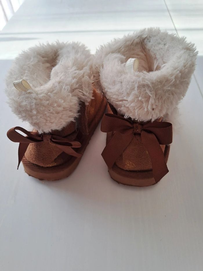 Bottes fille pointure 22 - photo numéro 2