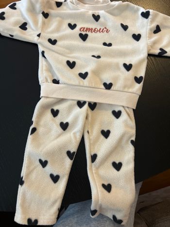 Pyjama kiabi fille 24 mois parfait état