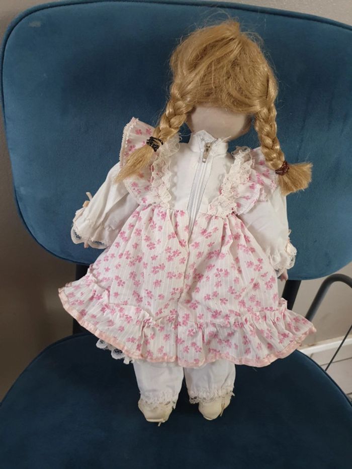 Poupée en porcelaine - photo numéro 5