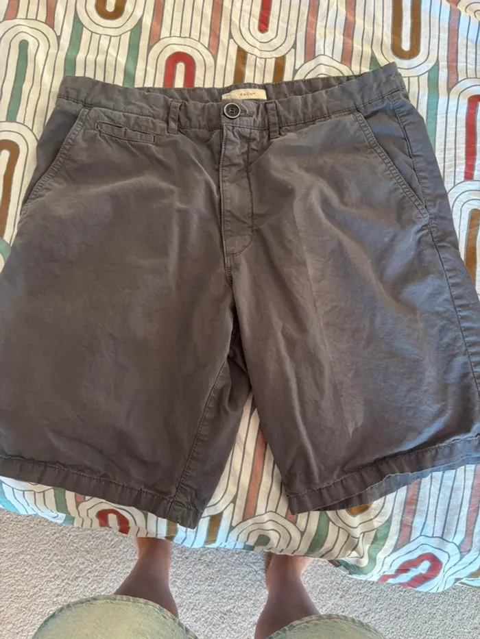 Short chino gris foncé
