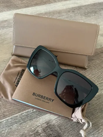 Lunette de soleil Burberry