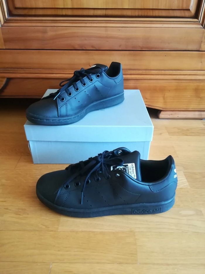 Baskets Adidas noires neuves T37 - V92B - photo numéro 2